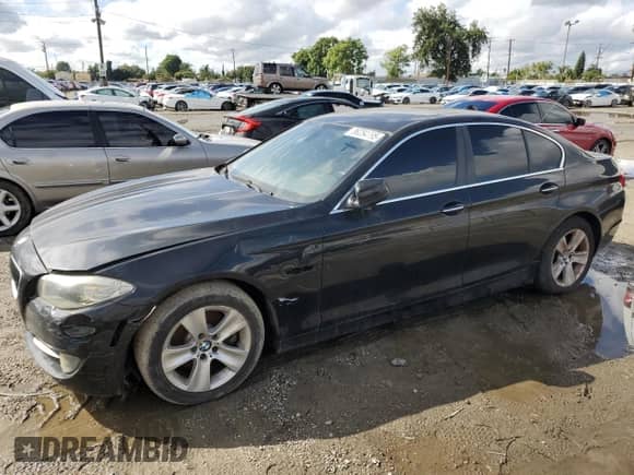 2011 BMW 5 Series 528i с VIN WBAFR1C59BC260215, выставлен на аукционе Copart как лот 86254795 с пробегом Не указан миль и Чистый • Clean title. История ставок и продаж доступна на DreamBid. Изображение 1.