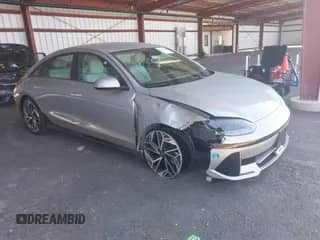 2025 Hyundai Ioniq 6 SEL с VIN KMHM34AA0SA092310, выставлен на аукционе IAAI как лот 43075865 с пробегом 5 296 миль миль и . История ставок и продаж доступна на DreamBid. Изображение 1.