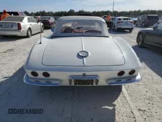 1961 Chevrolet Corvette с VIN 10867S107212, выставлен на аукционе Copart как лот 76937104 с пробегом 94 481 миль миль и Списание • Salvage title. История ставок и продаж доступна на DreamBid. Изображение 6.