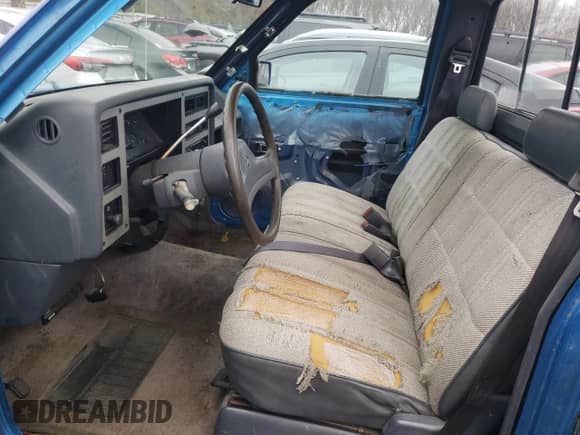 1990 Dodge Dakota S with VIN 1B7GL26X6LS678184, listed as a Copart auction lot 43593305 with 210,259 mi miles and Salvage title. Bid and sale history available at DreamBid. Image 7.
