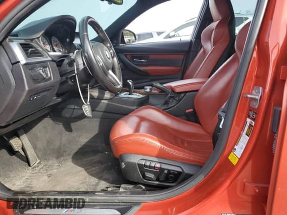 2015 BMW M3 z VIN WBS3C9C51FP803635, wystawiony jako Copart lot #84215735 z przebiegiem 37 398 mil mil oraz Szkoda całkowita • Salvage title. Historia ofert i sprzedaży dostępna na DreamBid. Obrazek 7.