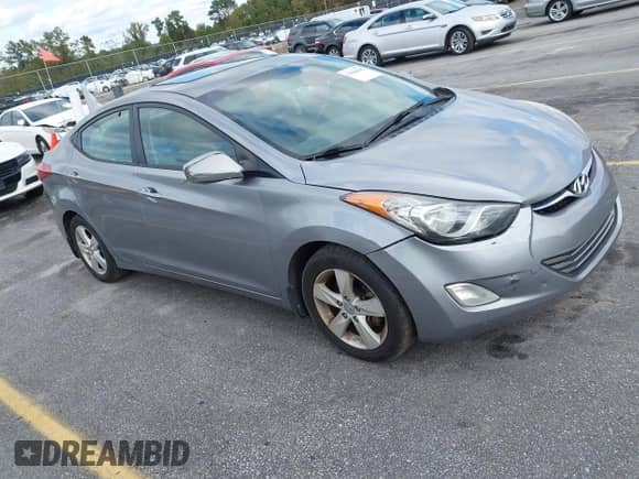 2013 Hyundai Elantra GLS z VIN KMHDH4AE9DU523071, wystawiony jako IAAI lot #43586642 z przebiegiem 176 733 mil mil oraz . Historia ofert i sprzedaży dostępna na DreamBid. Obrazek 1.