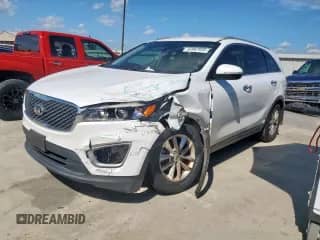 2018 Kia Sorento L z VIN 5XYPG4A37JG413619, wystawiony jako Copart lot #82067935 z przebiegiem 90 462 mil mil oraz Szkoda całkowita • Salvage title. Historia ofert i sprzedaży dostępna na DreamBid. Obrazek 1.