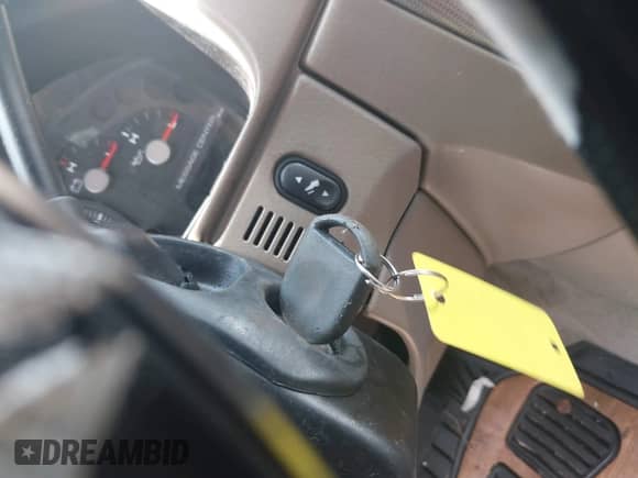 2005 Ford Explorer XLT z VIN 1FMZU63K85UB39302, wystawiony jako IAAI lot #42480621 z przebiegiem 171 064 mil mil oraz . Historia ofert i sprzedaży dostępna na DreamBid. Obrazek 11.