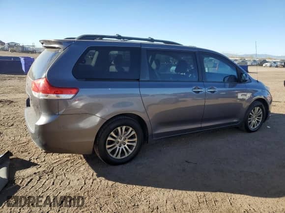 2013 Toyota Sienna XLE AAS с VIN 5TDYK3DCXDS365887, выставлен на аукционе Copart как лот 90438455 с пробегом 279 518 миль миль и Чистый • Clean title. История ставок и продаж доступна на DreamBid. Изображение 3.