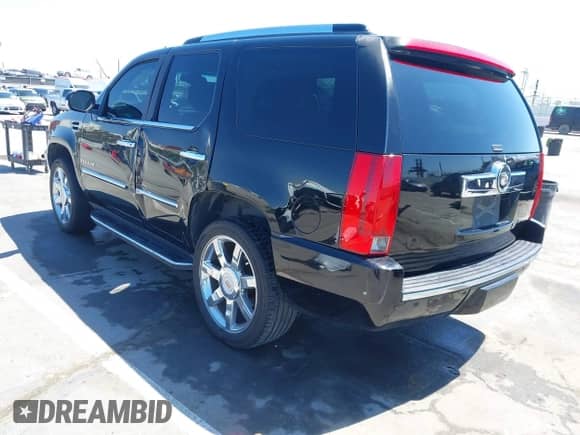 2009 Cadillac Escalade with VIN 1GYFC13259R118536, listed as a IAAI auction lot 41999085 with 138,113 mi miles and . Bid and sale history available at DreamBid. Image 3.