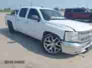 2013 Chevrolet Silverado 1500 LS z VIN 3GCPCREA1DG158439, wystawiony jako IAAI lot #43069128 z przebiegiem 234 152 mil mil oraz . Historia ofert i sprzedaży dostępna na DreamBid. Obrazek 1.