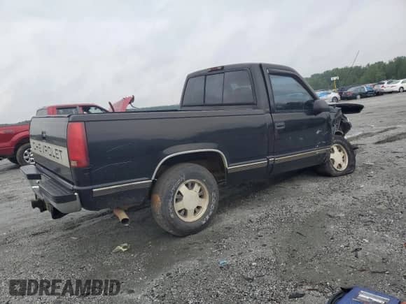 1997 Chevrolet Silverado 1500 with VIN 1GCEC14R2VZ207259, listed as a Copart auction lot 67120915 with 193,827 mi miles and Salvage title. Bid and sale history available at DreamBid. Image 3.