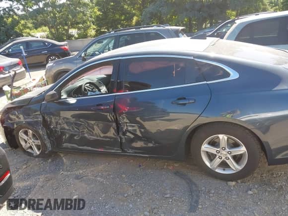 2020 Chevrolet Malibu LS with VIN 1G1ZB5ST8LF009500, listed as a IAAI auction lot 42717094 with 86,150 mi miles and . Bid and sale history available at DreamBid. Image 14.