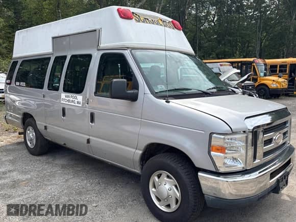 2014 Ford Econoline Cargo Commercial with VIN 1FTNS2EW5EDB18537, listed as a Copart auction lot 81245885 with 165,800 mi miles and Clean title. Bid and sale history available at DreamBid. Image 1.