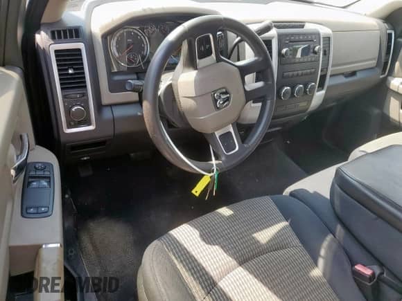 2009 Dodge 1500 SLT with VIN 1D3HB16T09J517575, listed as a Copart auction lot 66301545 with 152,948 mi miles and Clean title. Bid and sale history available at DreamBid. Image 8.