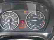 2012 BMW 3 Series 328i xDrive с VIN WBAKF5C58CE656897, выставлен на аукционе IAAI как лот 43467133 с пробегом 156 954 миль миль и . История ставок и продаж доступна на DreamBid. Изображение 7.