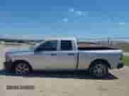 2012 Ram 1500 Tradesman z VIN 1C6RD6FP2CS168791, wystawiony jako IAAI lot #41644108 z przebiegiem 211 029 mil mil oraz . Historia ofert i sprzedaży dostępna na DreamBid. Obrazek 14.