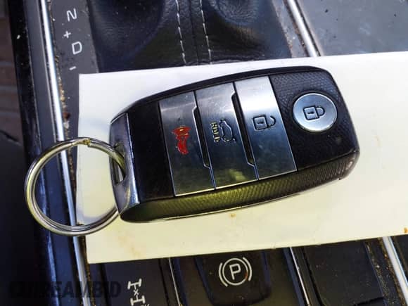 2017 Kia Sorento SX z VIN 5XYPKDA5XHG322600, wystawiony jako IAAI lot #43445546 z przebiegiem 132 525 mil mil oraz . Historia ofert i sprzedaży dostępna na DreamBid. Obrazek 11.