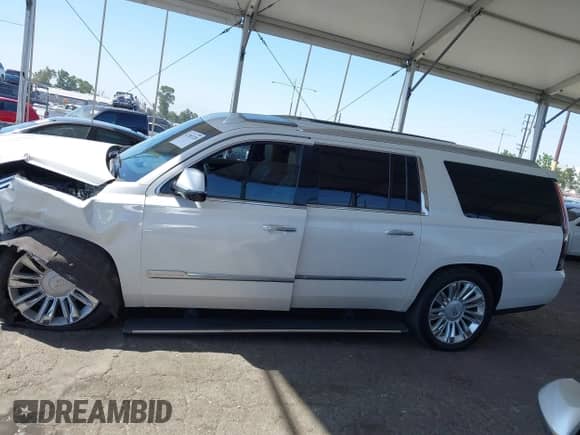 2018 Cadillac Escalade ESV Platinum с VIN 1GYS4KKJ1JR343986, выставлен на аукционе IAAI как лот 42387220 с пробегом 91 616 миль миль и . История ставок и продаж доступна на DreamBid. Изображение 15.