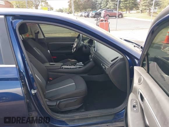 2020 Hyundai Sonata SEL с VIN 5NPEL4JAXLH038127, выставлен на аукционе IAAI как лот 43174933 с пробегом 81 606 миль миль и . История ставок и продаж доступна на DreamBid. Изображение 5.