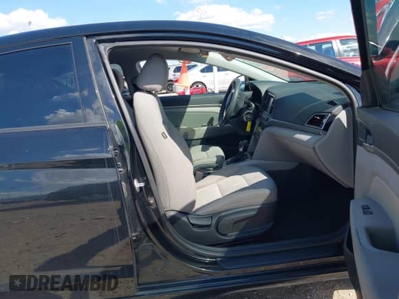 2018 Hyundai Elantra SEL с VIN 5NPD84LFXJH304037, выставлен на аукционе IAAI как лот 43312618 с пробегом 120 143 миль миль и . История ставок и продаж доступна на DreamBid. Изображение 5.