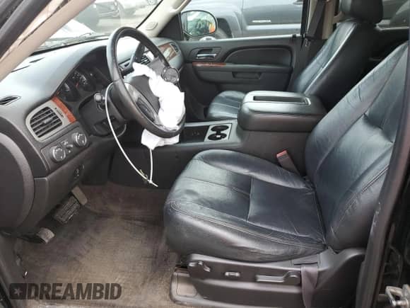 2011 Chevrolet Suburban LS with VIN 1GNSKHE36BR382223, listed as a Copart auction lot 64559285 with 140,819 mi miles and Salvage title. Bid and sale history available at DreamBid. Image 7.