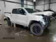 2022 Nissan Frontier Pro-4X z VIN 1N6ED1EK1NN605887, wystawiony jako Copart lot #62173785 z przebiegiem 45 848 mil mil oraz Szkoda całkowita • Salvage title. Historia ofert i sprzedaży dostępna na DreamBid. Obrazek 4.