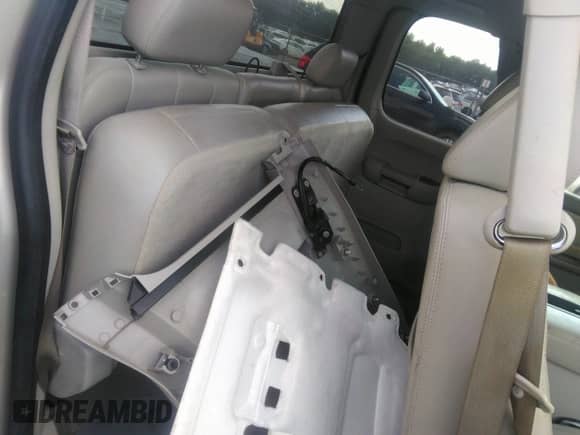 2007 Chevrolet Silverado 1500 Work Truck с VIN 1GCEK19J37Z550316, выставлен на аукционе IAAI как лот 43279859 с пробегом 172 892 миль миль и . История ставок и продаж доступна на DreamBid. Изображение 8.