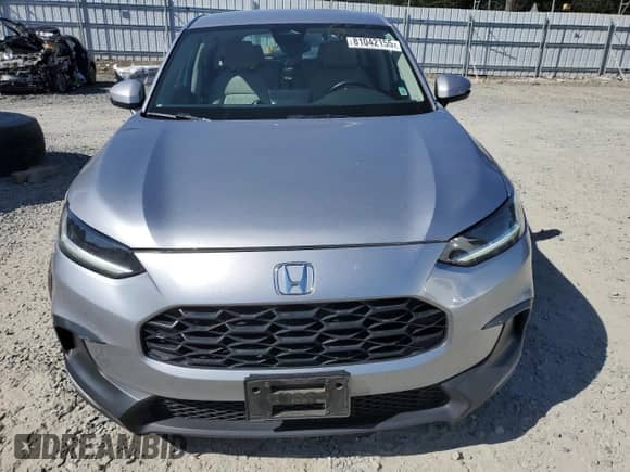 2023 Honda HR-V LX с VIN 3CZRZ2H3XPM745931, выставлен на аукционе Copart как лот 81042155 с пробегом 42 469 миль миль и Списание • Salvage title. История ставок и продаж доступна на DreamBid. Изображение 5.