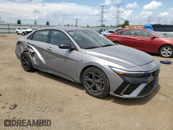 2025 Hyundai Elantra N Line z VIN KMHLR4DF0SU935096, wystawiony jako Copart lot #64205195 z przebiegiem 4 222 mil mil oraz Szkoda całkowita • Salvage title. Historia ofert i sprzedaży dostępna na DreamBid. Obrazek 4.