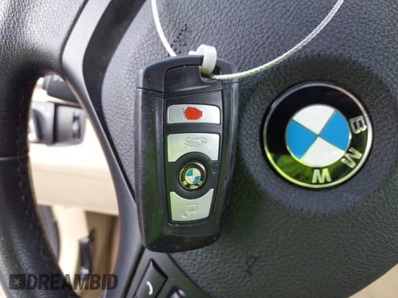 2016 BMW 3 Series 320i xDrive z VIN WBA8A3C58GK551412, wystawiony jako IAAI lot #43181281 z przebiegiem 77 677 mil mil oraz . Historia ofert i sprzedaży dostępna na DreamBid. Obrazek 11.