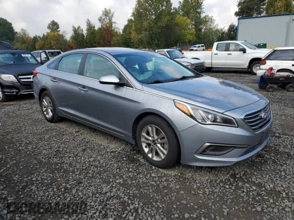 2016 Hyundai Sonata SE с VIN 5NPE24AF1GH309614, выставлен на аукционе Copart как лот 82527855 с пробегом 120 126 миль миль и Чистый • Clean title. История ставок и продаж доступна на DreamBid. Изображение 4.