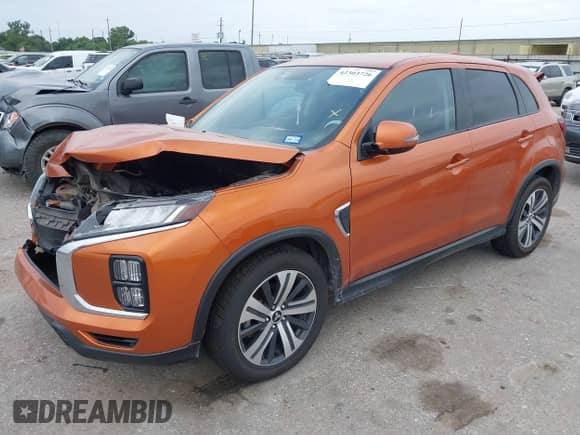 2022 Mitsubishi Outlander SE z VIN JA4APVAU1NU016393, wystawiony jako IAAI lot #42303726 z przebiegiem 83 688 mil mil oraz . Historia ofert i sprzedaży dostępna na DreamBid. Obrazek 2.