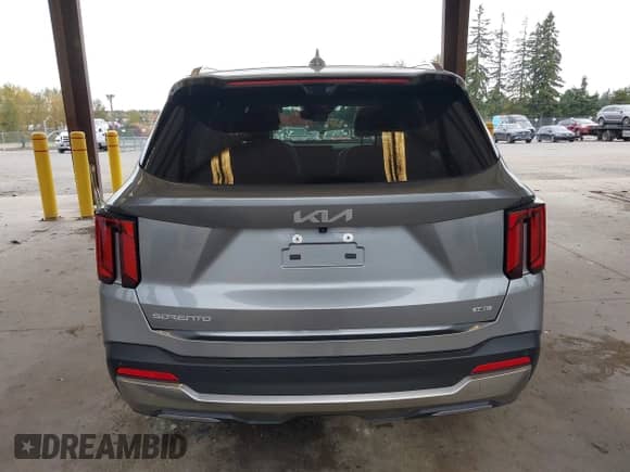 2025 Kia Sorento SX Prestige with VIN KNDRKDJGXS5309226, listed as a IAAI auction lot 43504232 with 29,750 mi miles and . Bid and sale history available at DreamBid. Image 16.