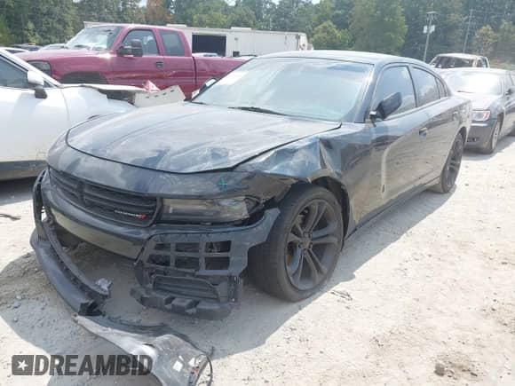 2020 Dodge Charger SXT with VIN 2C3CDXBGXLH111034, listed as a IAAI auction lot 43145196 with 176,394 mi miles and . Bid and sale history available at DreamBid. Image 2.