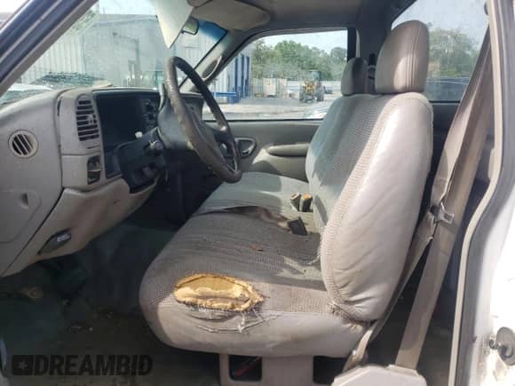 2000 Chevrolet Silverado 3500 with VIN 1GCGC34R5YR189297, listed as a Copart auction lot 53946885 with 258,046 mi miles and Salvage title. Bid and sale history available at DreamBid. Image 7.