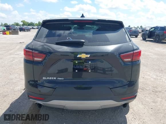 2023 Chevrolet Blazer LT z VIN 3GNKBHR44PS182819, wystawiony jako IAAI lot #42553957 z przebiegiem 48 281 mil mil oraz . Historia ofert i sprzedaży dostępna na DreamBid. Obrazek 16.