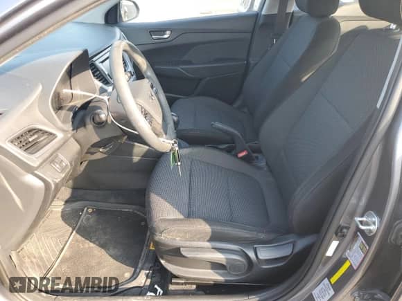 2018 Hyundai Accent SE z VIN 3KPC24A3XJE034186, wystawiony jako Copart lot #68844545 z przebiegiem 78 654 mil mil oraz Czysty tytuł • Clean title. Historia ofert i sprzedaży dostępna na DreamBid. Obrazek 7.