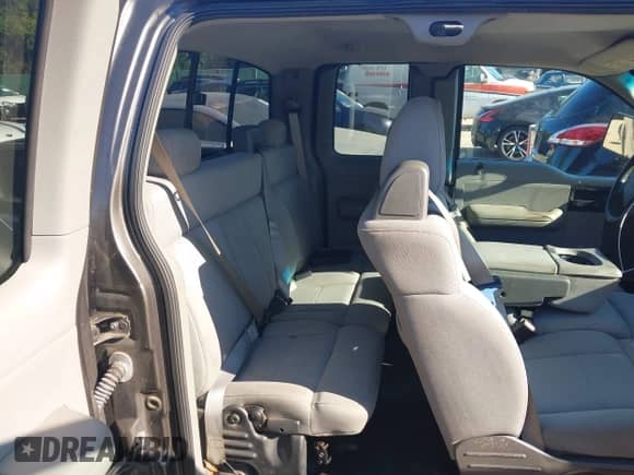 2006 Ford F-150 STX с VIN 1FTRX14W16NA31535, выставлен на аукционе IAAI как лот 43381604 с пробегом 112 229 миль миль и . История ставок и продаж доступна на DreamBid. Изображение 8.