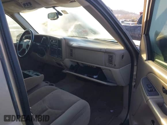 2005 Chevrolet Suburban LT с VIN 1GNEC16Z65J205789, выставлен на аукционе IAAI как лот 38523434 с пробегом 197 393 миль миль и . История ставок и продаж доступна на DreamBid. Изображение 5.