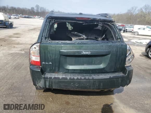2010 Jeep Compass Latitude с VIN 1J4NF1FB2AD671550, выставлен на аукционе Copart как лот 53055385 с пробегом 82 127 миль миль и Списание • Salvage title. История ставок и продаж доступна на DreamBid. Изображение 6.