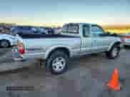 2003 Toyota Tacoma с VIN 5TEWN72NX3Z169900, выставлен на аукционе Copart как лот 80575545 с пробегом Не указан миль и Списание • Salvage title. История ставок и продаж доступна на DreamBid. Изображение 3.