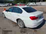 2018 BMW 3 Series 320i xDrive с VIN WBA8E5G52JNU47448, выставлен на аукционе IAAI как лот 43154523 с пробегом 103 558 миль миль и . История ставок и продаж доступна на DreamBid. Изображение 3.