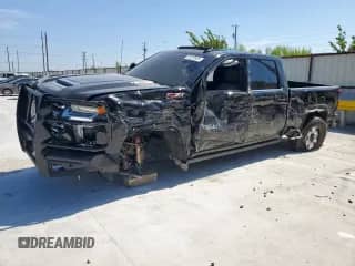 2022 Chevrolet Silverado 2500HD LTZ z VIN 1GC4YPEYXNF204231, wystawiony jako Copart lot #65752405 z przebiegiem Nie podano mil oraz Szkoda całkowita • Salvage title. Historia ofert i sprzedaży dostępna na DreamBid. Obrazek 1.