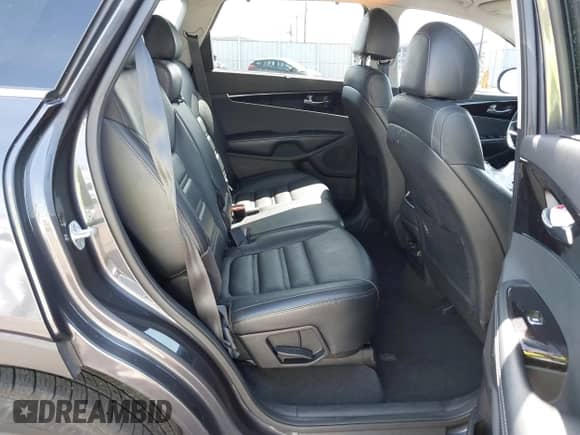 2018 Kia Sorento EX z VIN 5XYPHDA57JG369135, wystawiony jako IAAI lot #42489600 z przebiegiem 88 569 mil mil oraz . Historia ofert i sprzedaży dostępna na DreamBid. Obrazek 8.