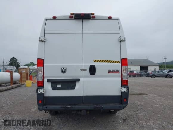 2018 Ram ProMaster Cargo с VIN 3C6URVJG9JE158739, выставлен на аукционе IAAI как лот 42594890 с пробегом 604 343 миль миль и . История ставок и продаж доступна на DreamBid. Изображение 16.