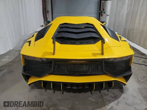2016 Lamborghini Aventador with VIN ZHWUF3ZD1GLA04746, listed as a Copart auction lot 72341954 with 28,077 mi miles and Salvage title. Bid and sale history available at DreamBid. Image 6.