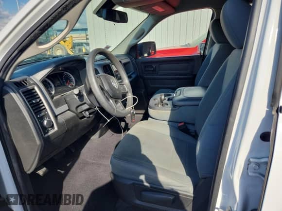 2019 Ram 1500 Tradesman z VIN 1C6RR6FG5KS661154, wystawiony jako Copart lot #82043725 z przebiegiem 182 356 mil mil oraz Szkoda całkowita • Salvage title. Historia ofert i sprzedaży dostępna na DreamBid. Obrazek 7.