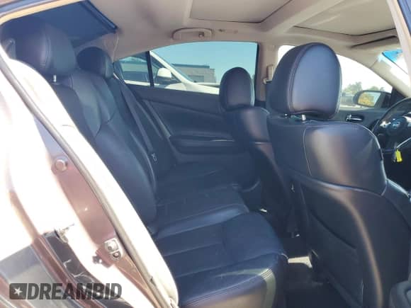 2014 Nissan Maxima SV z VIN 1N4AA5AP1EC430089, wystawiony jako Copart lot #86606825 z przebiegiem 119 793 mil mil oraz Czysty tytuł • Clean title. Historia ofert i sprzedaży dostępna na DreamBid. Obrazek 10.