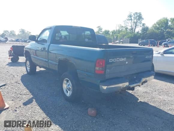 1999 Dodge 1500 z VIN 3B7HF16Z9XM586248, wystawiony jako IAAI lot #42992578 z przebiegiem 181 810 mil mil oraz . Historia ofert i sprzedaży dostępna na DreamBid. Obrazek 3.