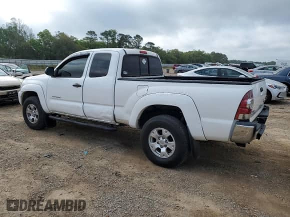 2015 Toyota Tacoma PreRunner with VIN 5TFTX4GN7FX038665, listed as a Copart auction lot 51214185 with 213,381 mi miles and Clean title. Bid and sale history available at DreamBid. Image 2.