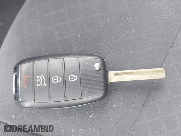 2018 Kia Sorento LX with VIN 5XYPG4A39JG339054, listed as a IAAI auction lot 42476816 with 121,340 mi miles and . Bid and sale history available at DreamBid. Image 11.