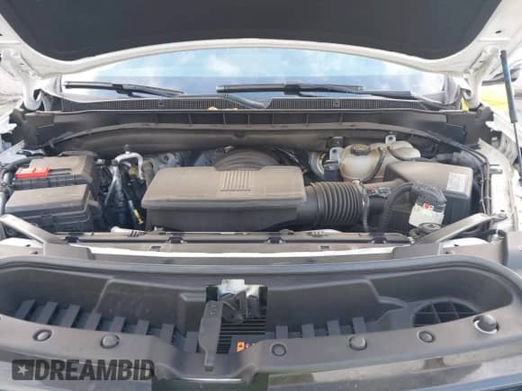 2021 Chevrolet Suburban Premier z VIN 1GNSKFKDXMR185737, wystawiony jako IAAI lot #42087355 z przebiegiem Nie podano mil oraz . Historia ofert i sprzedaży dostępna na DreamBid. Obrazek 10.