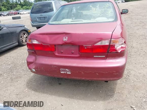 2000 Honda Accord SE с VIN JHMCG6696YC021154, выставлен на аукционе IAAI как лот 42620264 с пробегом Не указан миль и . История ставок и продаж доступна на DreamBid. Изображение 6.